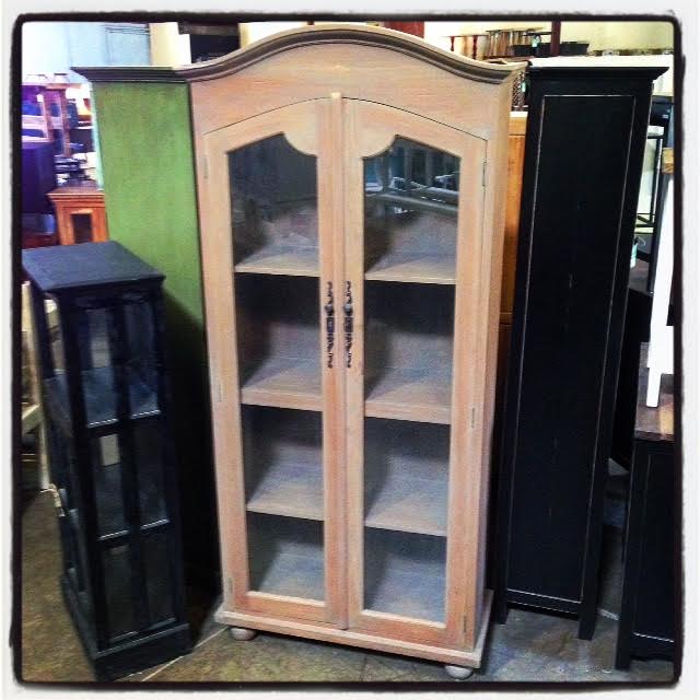 Arch Top Display Nadeau Dallas