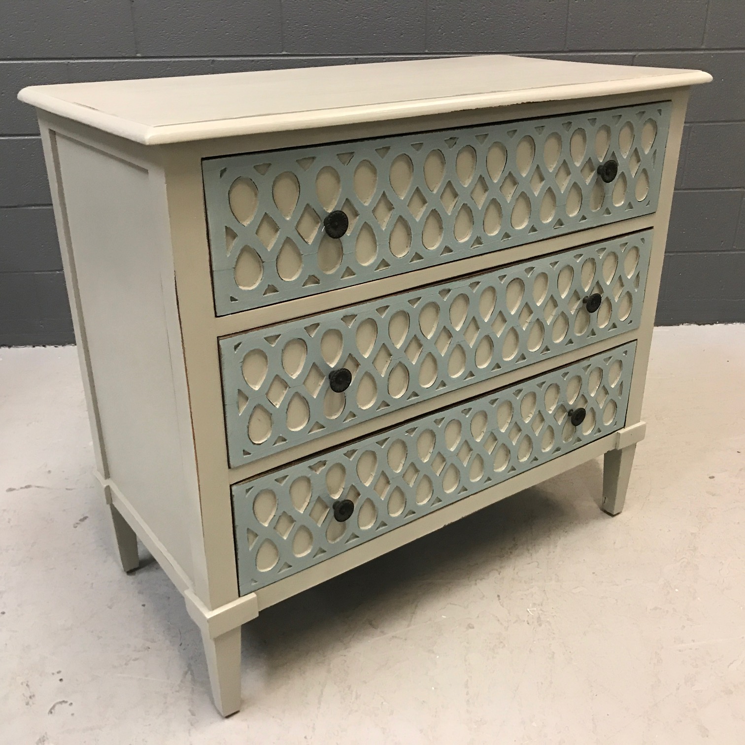 Scroll Dresser Nadeau Nashville