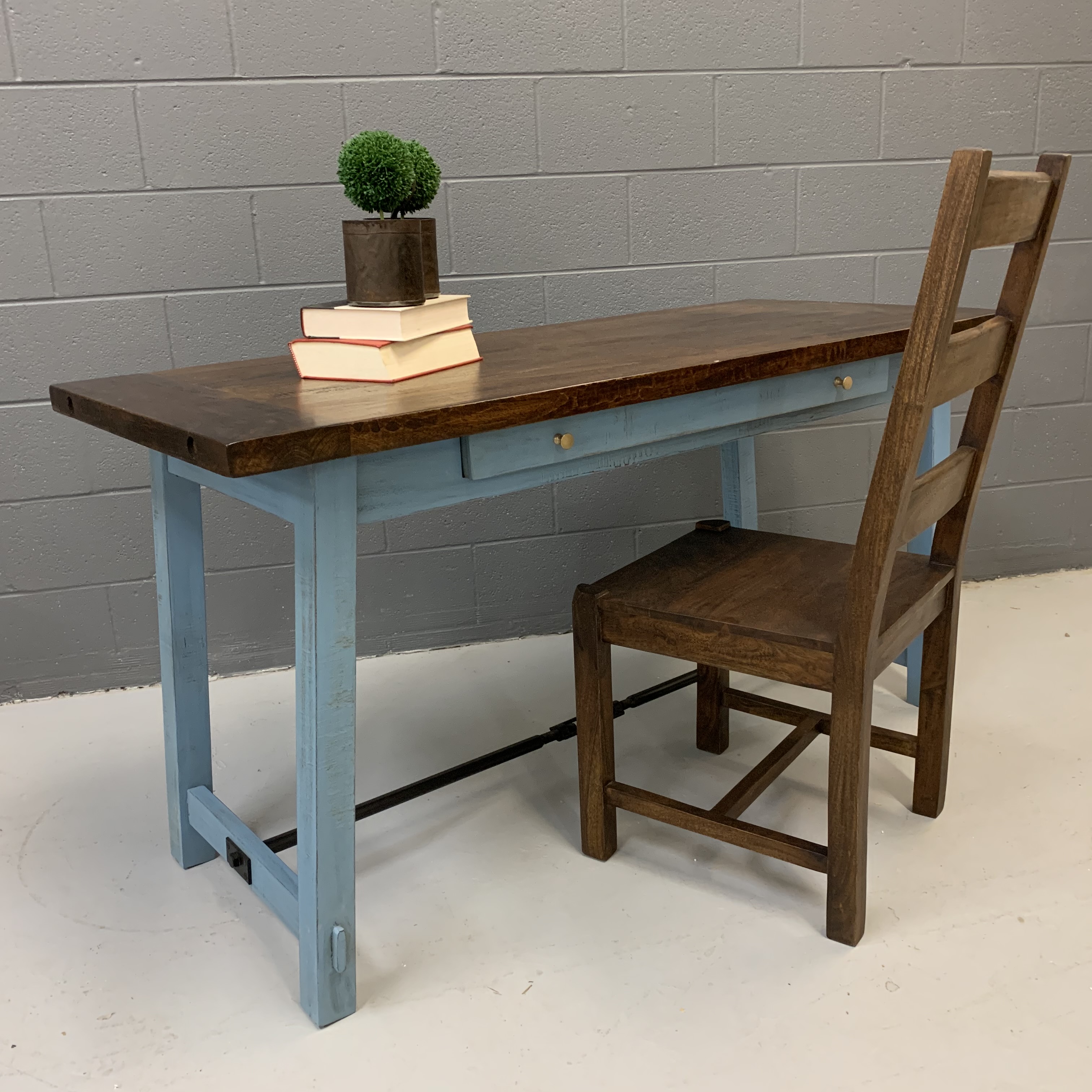 Carpenters Desk Nadeau Nashville