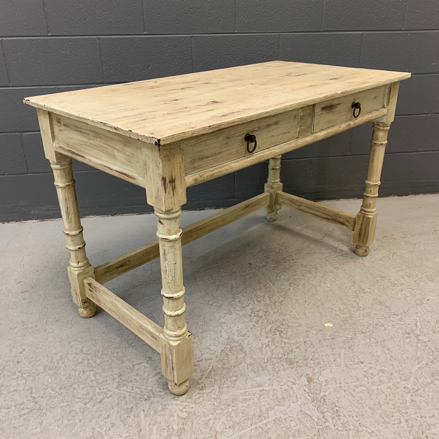 Cara Desk Nadeau Nashville